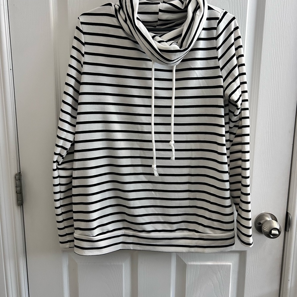 SHEIN Monochrome Striped Knit Top